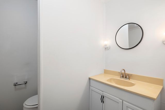 1632 W Berkeley Street, Springfield, MO 65807