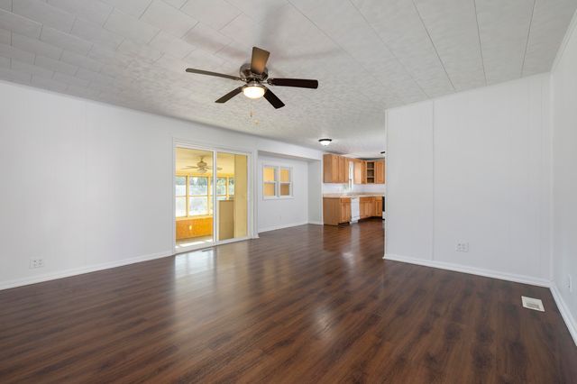 1632 W Berkeley Street, Springfield, MO 65807