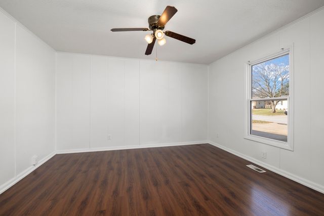 1632 W Berkeley Street, Springfield, MO 65807