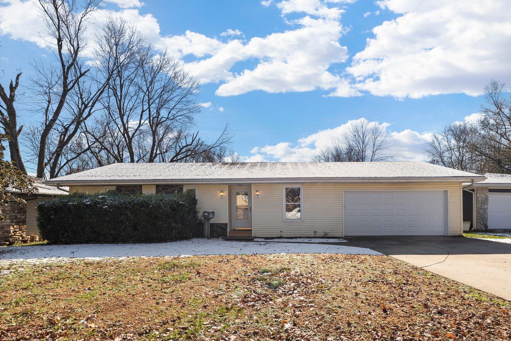 1632 W Berkeley Street, Springfield, MO 65807