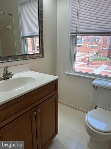 529 COLECROFT CT, Alexandria, VA 22314