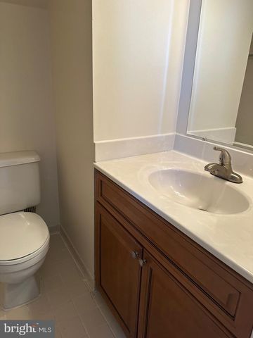529 COLECROFT CT, Alexandria, VA 22314
