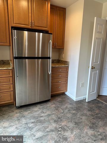 529 COLECROFT CT, Alexandria, VA 22314