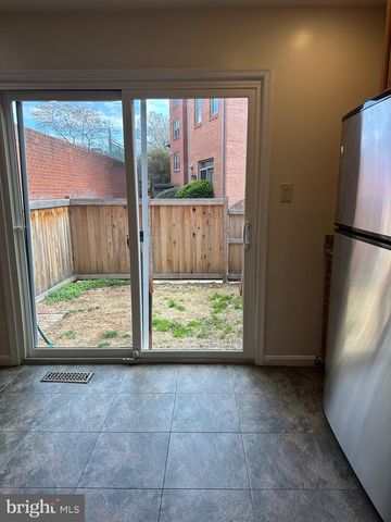 529 COLECROFT CT, Alexandria, VA 22314