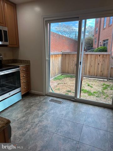 529 COLECROFT CT, Alexandria, VA 22314