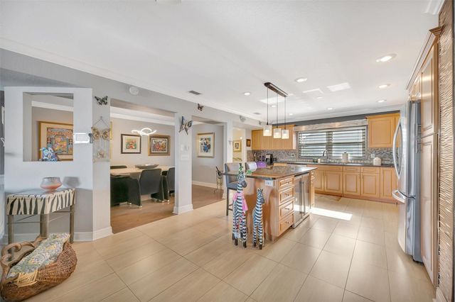 152 117TH AVENUE 2, Treasure Island, FL 33706