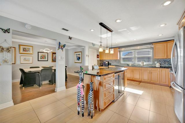 152 117TH AVENUE 2, Treasure Island, FL 33706