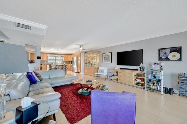 152 117TH AVENUE 2, Treasure Island, FL 33706