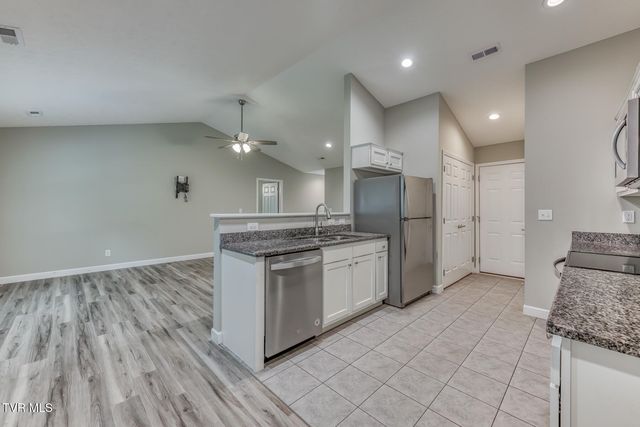 411 East Cottage Avenue, Elizabethton, TN 37643