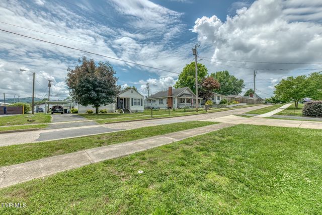 411 East Cottage Avenue, Elizabethton, TN 37643