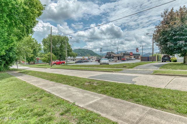 411 East Cottage Avenue, Elizabethton, TN 37643