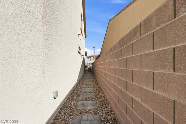 195 Cactus Sunrise Street, Las Vegas, NV 89138