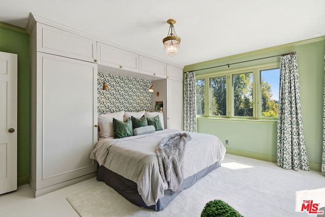 4960 College View Avenue, Los Angeles, CA 90041