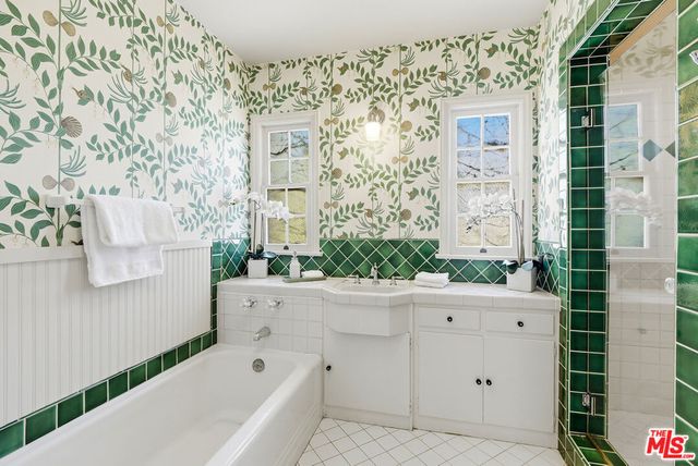 4960 College View Avenue, Los Angeles, CA 90041