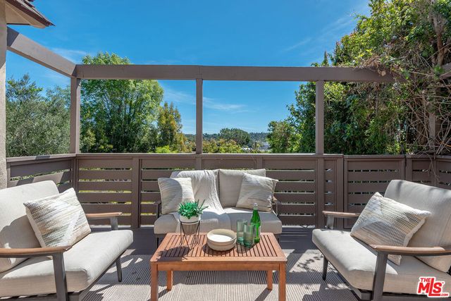 4960 College View Avenue, Los Angeles, CA 90041