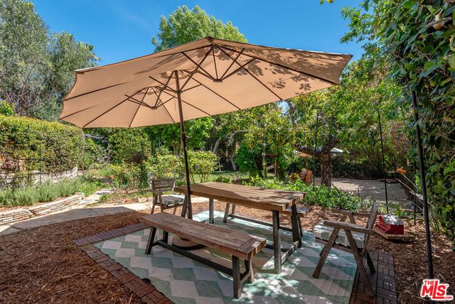 4960 College View Avenue, Los Angeles, CA 90041