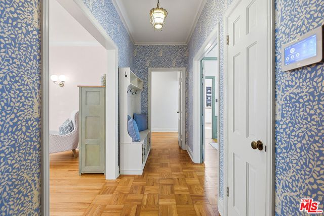 4960 College View Avenue, Los Angeles, CA 90041