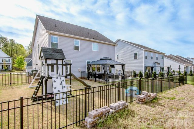 167 Rhuidean Court, Troutman, NC 28166