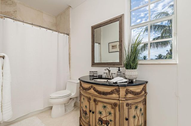 141 Gregory Place, West Palm Beach, FL 33405