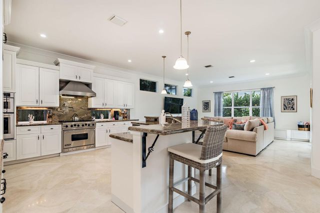 141 Gregory Place, West Palm Beach, FL 33405