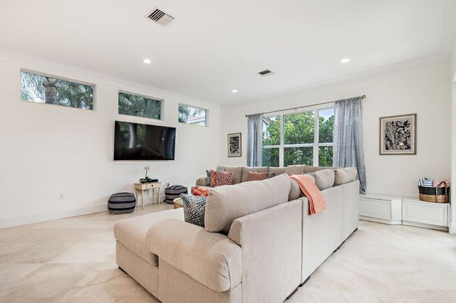 141 Gregory Place, West Palm Beach, FL 33405