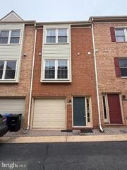 1800 9TH ST S #C, Arlington, VA 22204