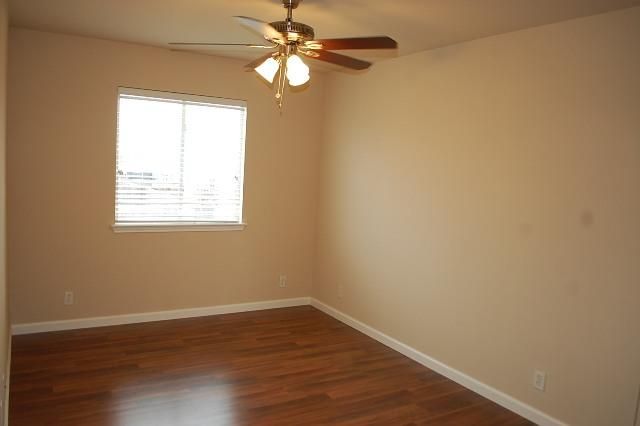 205 E Mitchell DR, Hutto, TX 78634