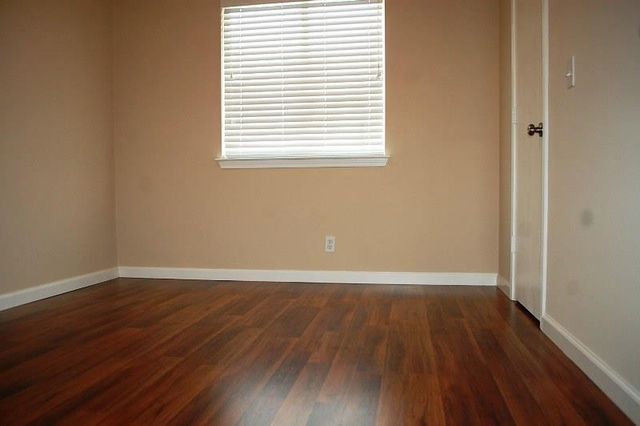 205 E Mitchell DR, Hutto, TX 78634