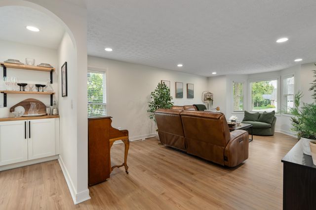 317 Wheaton Court, Columbus, OH 43235
