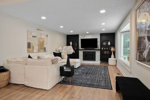 317 Wheaton Court, Columbus, OH 43235