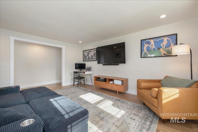 91 S Andrew St, Nampa, ID 83651
