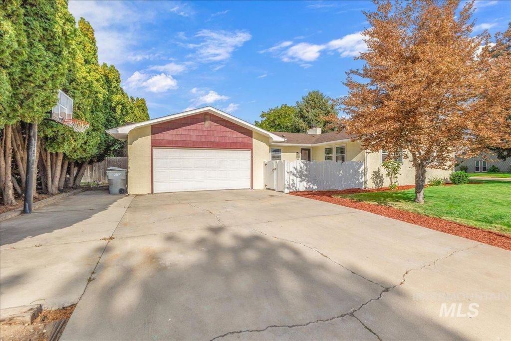91 S Andrew St, Nampa, ID 83651