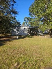 655 Colony Park Dr Trinity Drive, Trinity, TX 75862