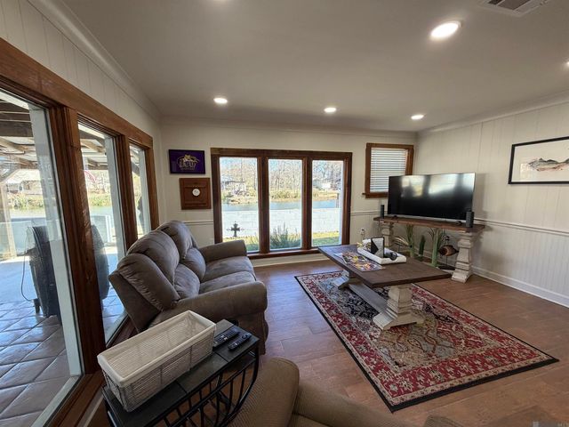 4993 Pecan Ln, Jarreau, LA 70749