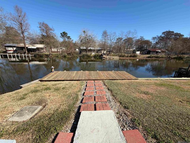 4993 Pecan Ln, Jarreau, LA 70749
