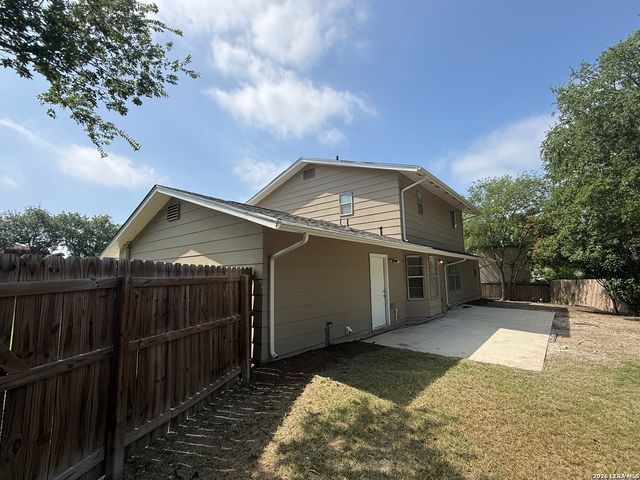 8111 Rain Forest Drive, San Antonio, TX 78239