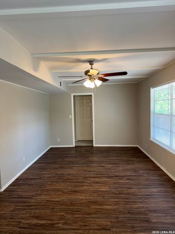 8111 Rain Forest Drive, San Antonio, TX 78239
