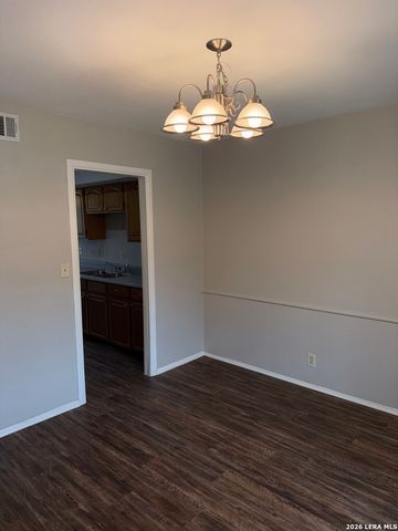 8111 Rain Forest Drive, San Antonio, TX 78239