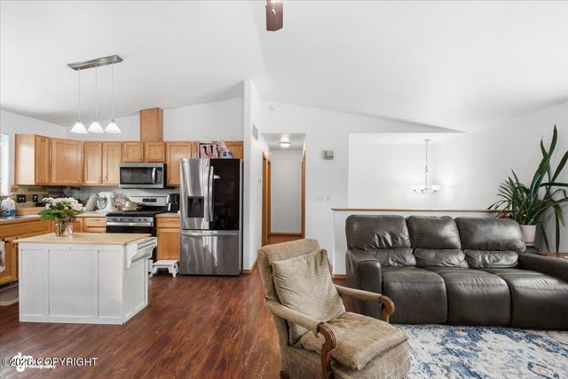 2790 E Wanamingo Drive, Wasilla, AK 99654