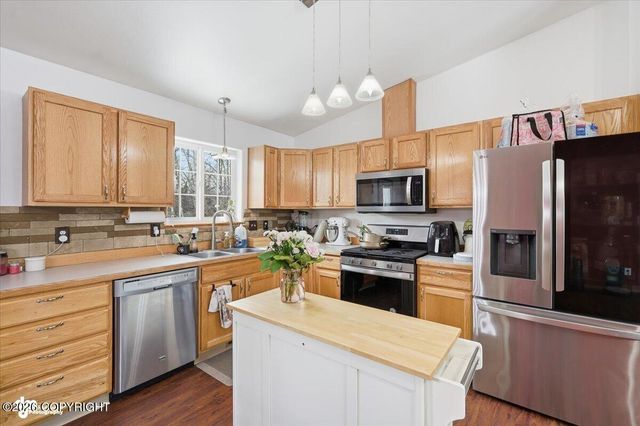 2790 E Wanamingo Drive, Wasilla, AK 99654