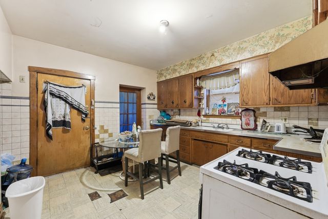 1605 S 49th Court, Cicero, IL 60804