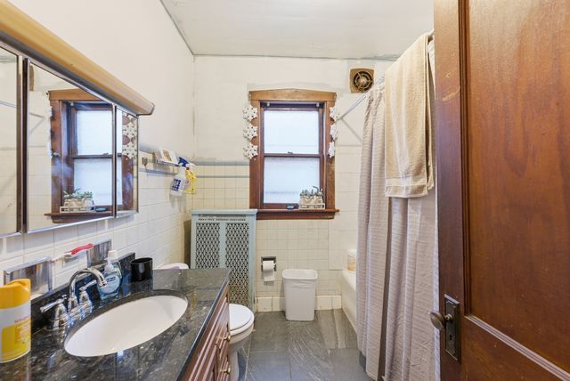 1605 S 49th Court, Cicero, IL 60804