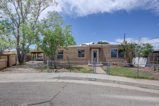 1025 Lynch Court NW, Albuquerque, NM 87104