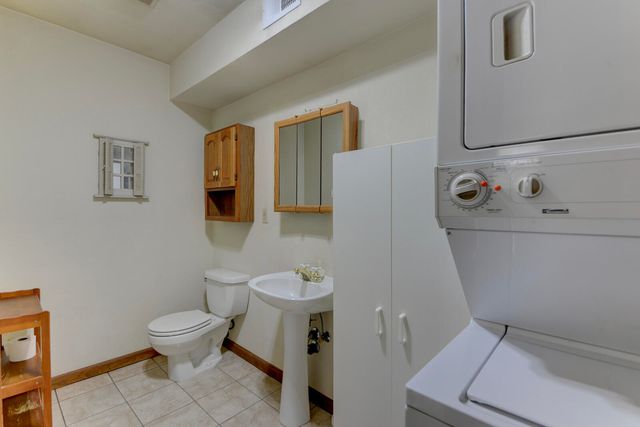 1025 Lynch Court NW, Albuquerque, NM 87104