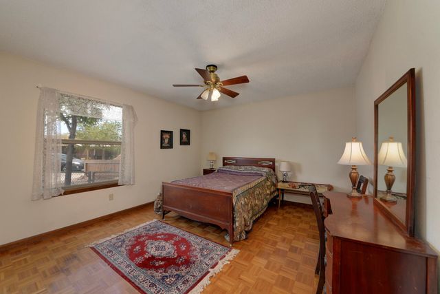 1025 Lynch Court NW, Albuquerque, NM 87104