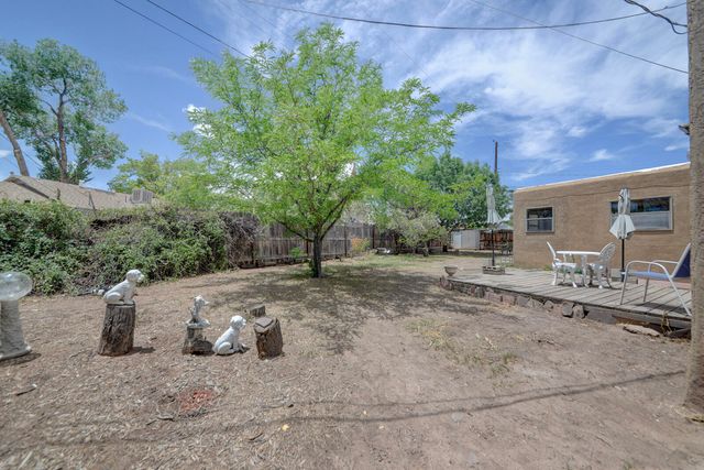 1025 Lynch Court NW, Albuquerque, NM 87104