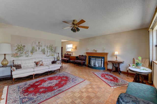 1025 Lynch Court NW, Albuquerque, NM 87104
