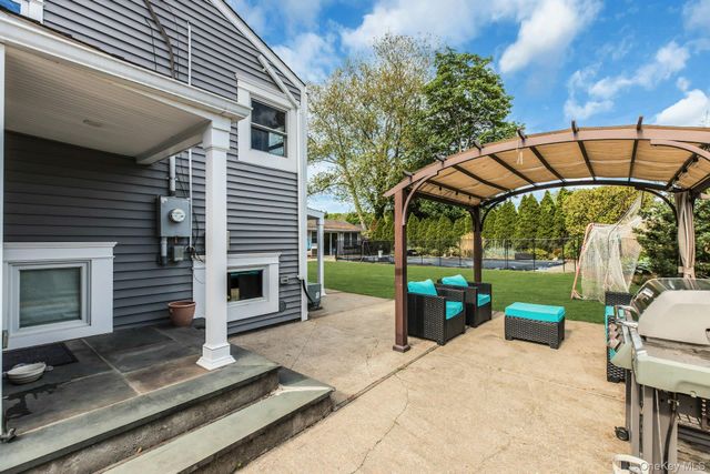 121 Lowell Road, Sayville, NY 11782