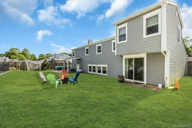 121 Lowell Road, Sayville, NY 11782