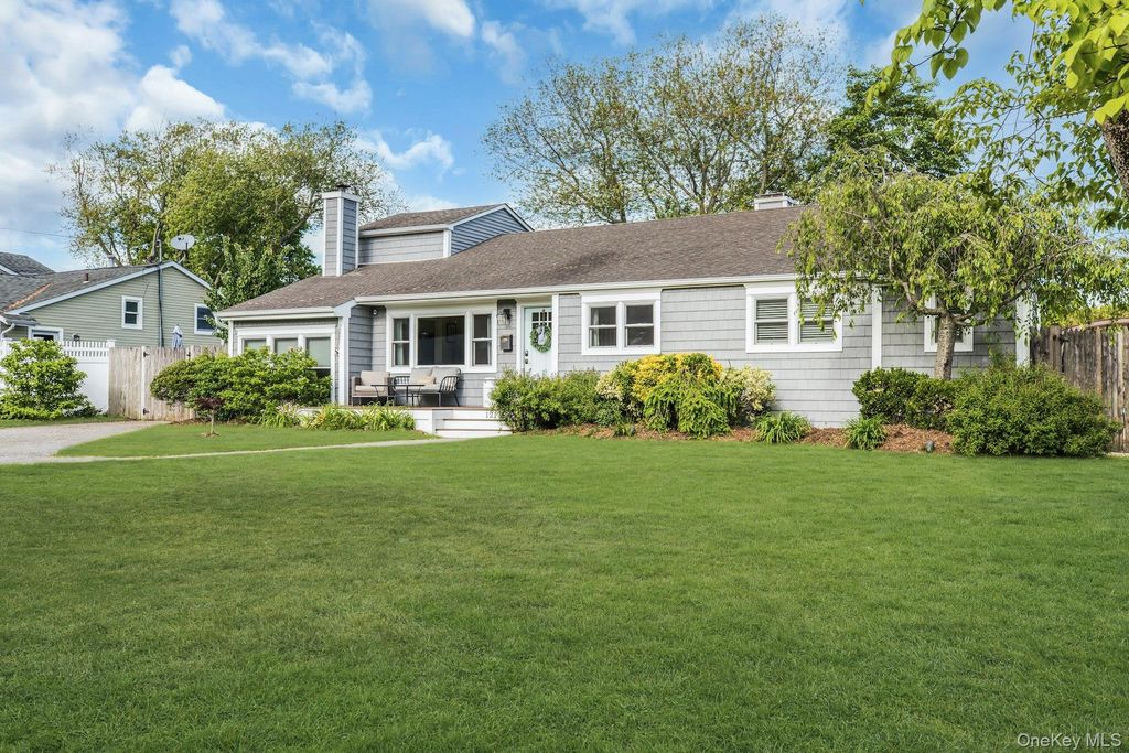 121 Lowell Road, Sayville, NY 11782